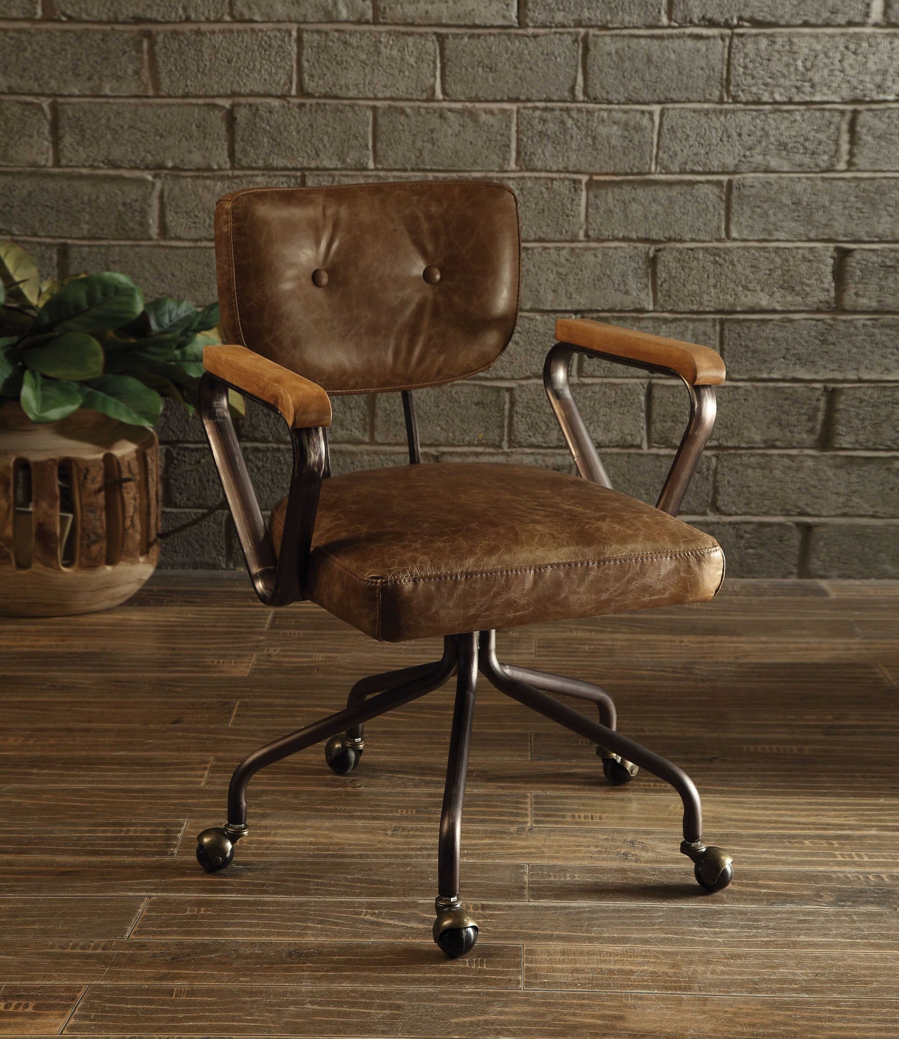 24' X 25' X 32' Vintage Whiskey  Leather Office Chair